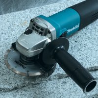Makita 220V Angle Grinder 9556NB 100mm 4